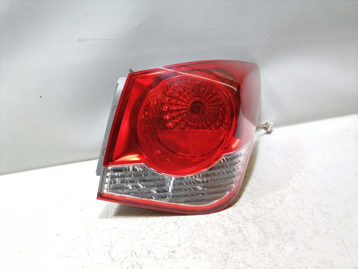 Chevrolet Cruze original Rücklicht Rückleuchte Schlussleuchte rechts Limousine Bj.2010